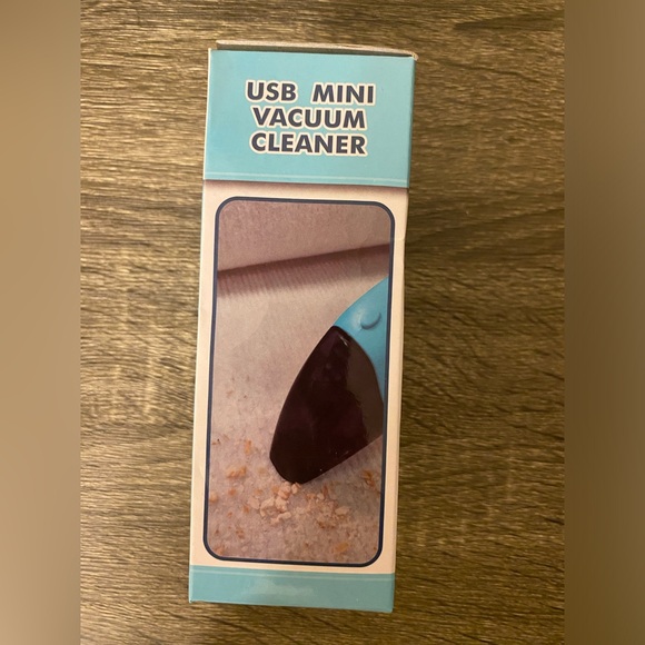 Mini USB Vaccum Cleaner - Picture 3 of 5